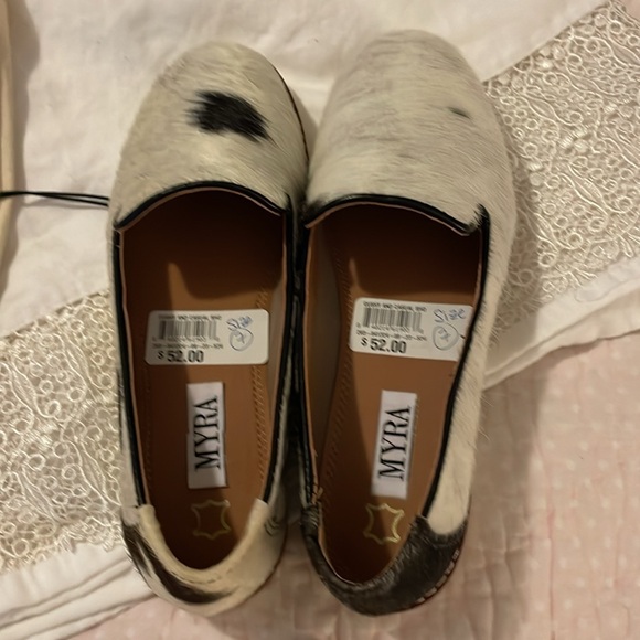 MYRA LEATHER slip-on shoes - unique cow pattern, white SZ 7 -NEW - with bag - Picture 8 of 12